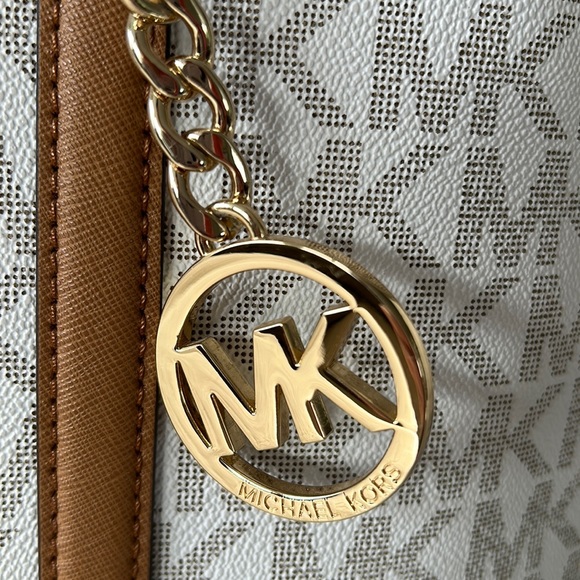 Michael Kors Sady Large Tote - Picture 3 of 13